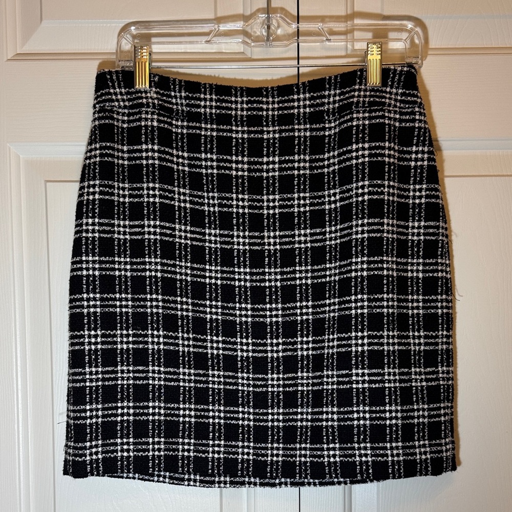Classic Black and White Plaid Skirt